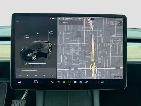 Used 2024 Tesla Model Y Long Range AWD/4WD image 9