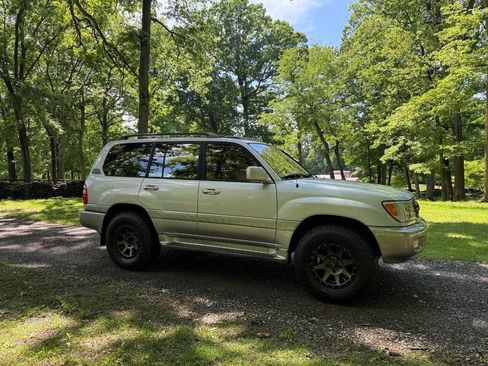 Used 2001 Toyota Land Cruiser AWD/4WD image 9