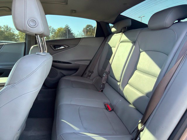 Used 2018 Chevrolet Malibu Premier w/ Premier Sun and Wheel Package FWD image 15