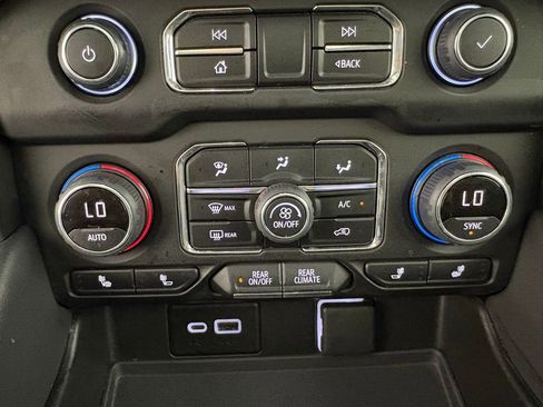 Used 2022 Chevrolet Tahoe Z71 AWD/4WD image 31