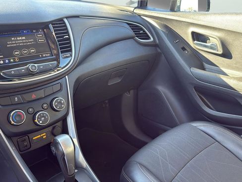 Used 2020 Chevrolet Trax LT w/ Redline Edition image 20