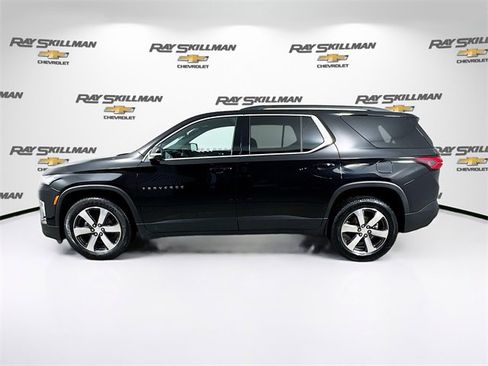 Used 2023 Chevrolet Traverse LT w/ LT Premium Package image 4