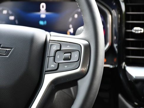 Used 2024 Chevrolet Silverado 1500 LT Trail Boss w/ Convenience Package II AWD/4WD image 31