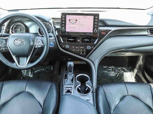 Used 2021 Toyota Camry XLE FWD image 12