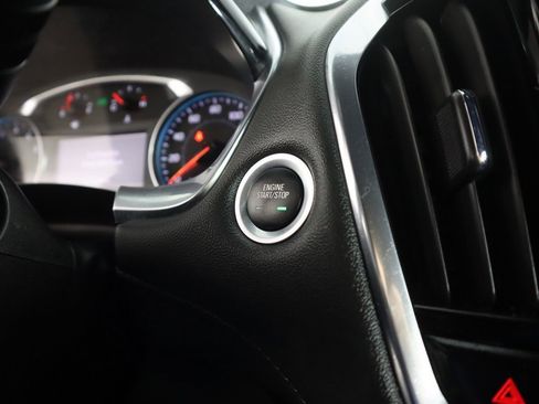 Used 2023 Chevrolet Traverse LT image 41