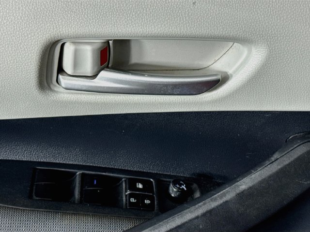 Used 2020 Toyota Corolla LE FWD image 20