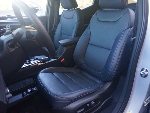 Used 2022 Chevrolet Bolt EUV Premier w/ Launch Edition image 17