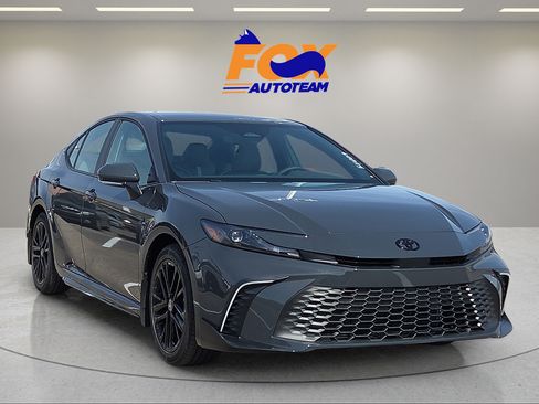 Used 2026 Toyota Camry SE w/ Convenience Package FWD image 6