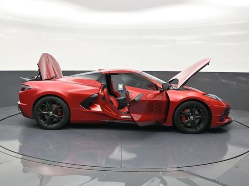 Used 2021 Chevrolet Corvette Stingray Premium Conv w/ Z51 Performance Package RWD image 29