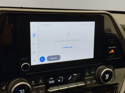 Used 2023 Toyota Highlander XLE image 15