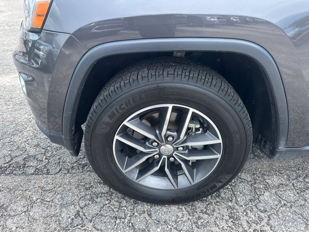 Used 2018 Jeep Grand Cherokee Limited RWD image 10