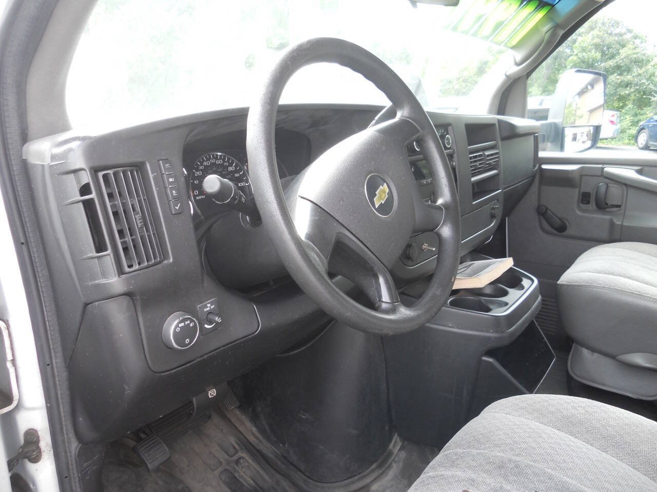 Used 2013 Chevrolet Express 3500 Extended RWD image 33