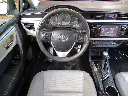 Used 2014 Toyota Corolla LE FWD image 27