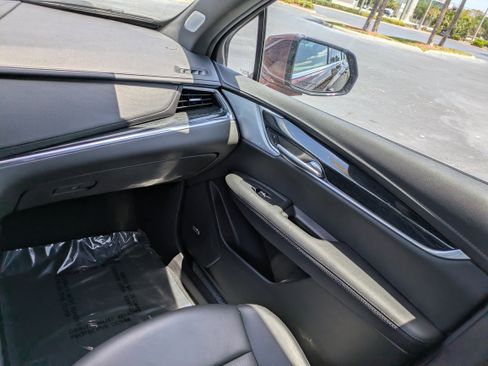 Certified 2023 Cadillac XT5 Premium Luxury AWD/4WD image 16