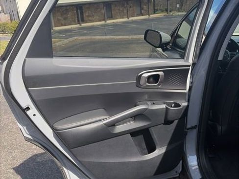 Used 2025 Kia Sorento S w/ Panoramic Sunroof Package image 24