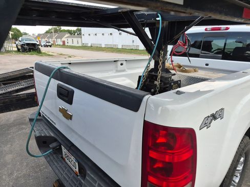 Used 2007 Chevrolet Silverado 2500 LTZ w/ Safety Package AWD/4WD image 4