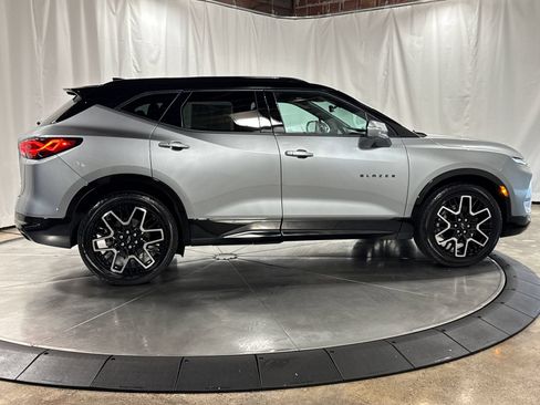 Used 2025 Chevrolet Blazer RS w/ Driver Confidence II Package AWD/4WD image 6