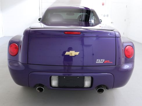 Used 2003 Chevrolet SSR w/ Preferred Equipment Group image 8