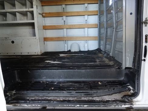 Used 2017 GMC Savana 2500 RWD image 41