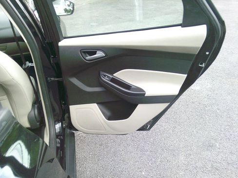 Used 2016 Ford Focus SE image 18