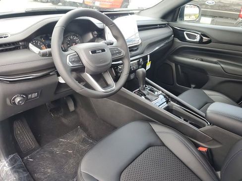 New 2026 Jeep Compass Latitude image 12