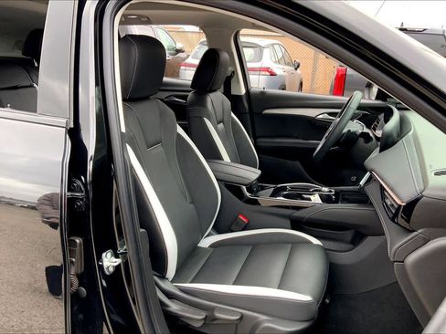 Used 2025 Buick Envision Sport Touring image 9