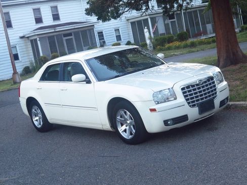 Used 2006 Chrysler 300 Touring w/ Comfort/Convenience Group RWD image 31
