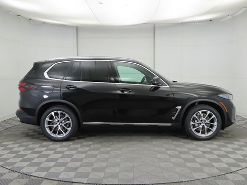 New 2026 BMW X5 xDrive40i w/ Premium Package AWD/4WD image 4