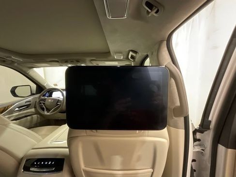 Used 2022 Cadillac Escalade Sport Platinum w/ LPO, ONYX Package AWD/4WD image 28