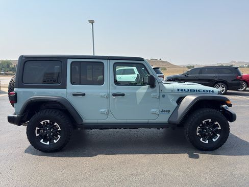 Used 2024 Jeep Wrangler Unlimited Rubicon 4xe w/ Technology Group AWD/4WD image 4
