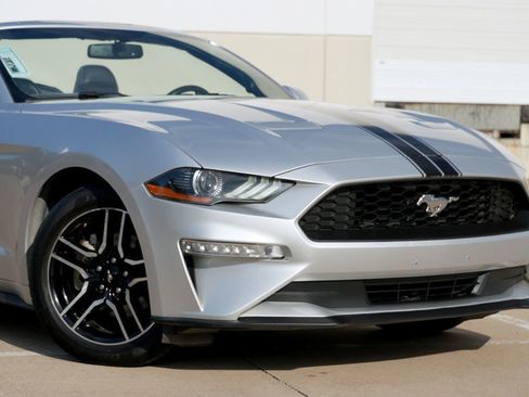 Used 2019 Ford Mustang Premium RWD image 17