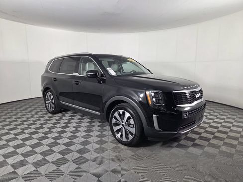 Used 2022 Kia Telluride EX w/ EX Premium Package FWD image 2