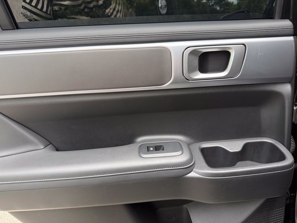 Used 2025 Hyundai Santa Fe SEL FWD image 32