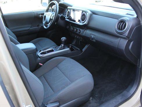 Used 2019 Toyota Tacoma TRD Off-Road RWD image 29