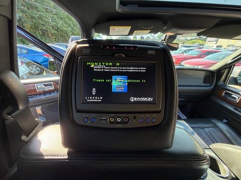 Used 2015 Lincoln Navigator 2WD image 15
