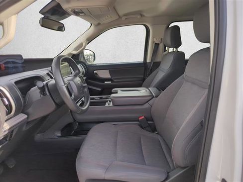 Certified 2025 Ford Expedition Active image 19