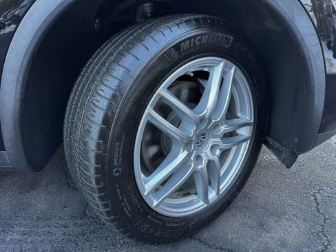 Used 2018 Porsche Cayenne image 42