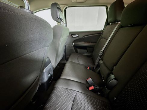 Used 2019 Dodge Journey SE w/ Connectivity Group image 24