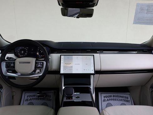 Used 2024 Land Rover Range Rover Long Wheelbase SE AWD/4WD image 38