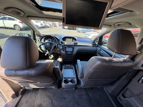 Used 2016 Honda Odyssey Touring image 12