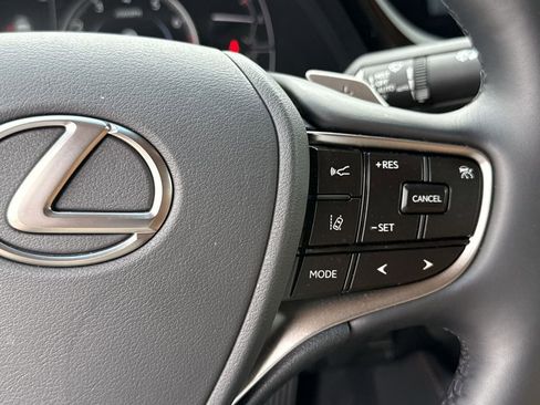 Used 2025 Lexus ES 350 w/ Premium Package image 27