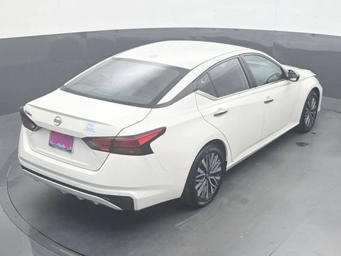Used 2025 Nissan Altima 2.5 SV FWD image 24