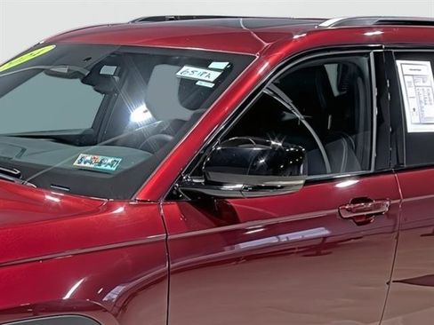 Used 2024 Jeep Grand Cherokee L Altitude AWD/4WD image 8