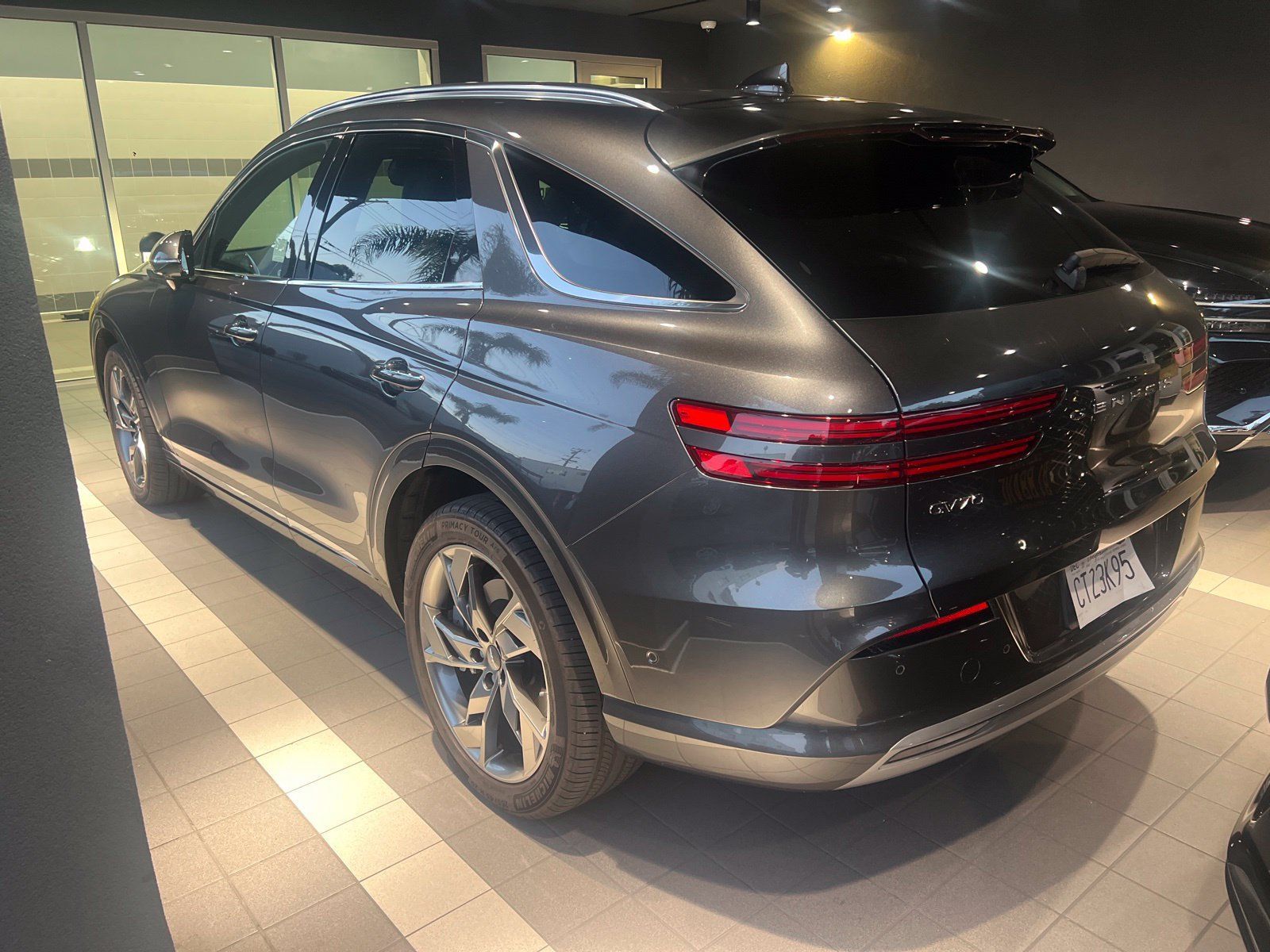Used 2023 Genesis Electrified GV70 AWD/4WD image 4