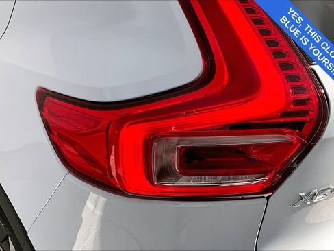 Certified 2025 Volvo XC40 B5 Plus image 40