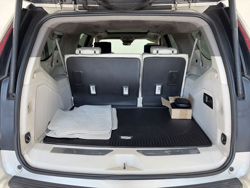 Used 2023 Cadillac Escalade ESV Premium Luxury Platinum w/ LPO, Radiant Package AWD/4WD image 15
