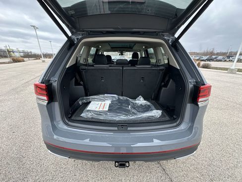 Used 2025 Volkswagen Atlas SEL image 28