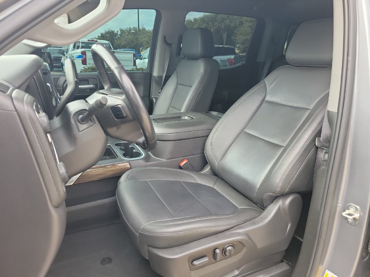 Certified 2022 Chevrolet Silverado 1500 LT Trail Boss w/ LT Trail Boss Premium Package AWD/4WD image 16