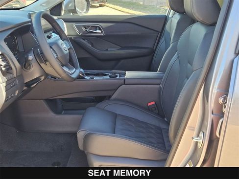 New 2026 Nissan Rogue Platinum w/ Platinum Premium Package image 11