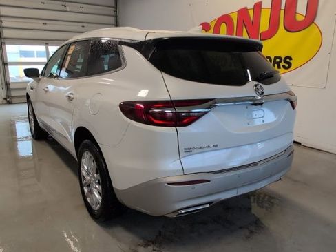 Used 2021 Buick Enclave Premium image 3